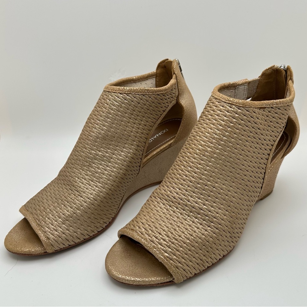Donald J Pliner Women's Gold Tan Metallic Open Toe Wedge Heel Mules Slides 7.5M